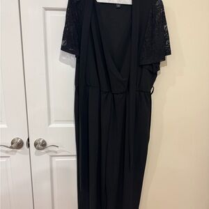 Elegant Black Jumpsuit with Lace Sleeves